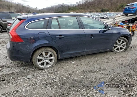 2017 Volvo V60 T5 Premier z USA, uszkodzony, nr VIN YV140MEK1H1330104